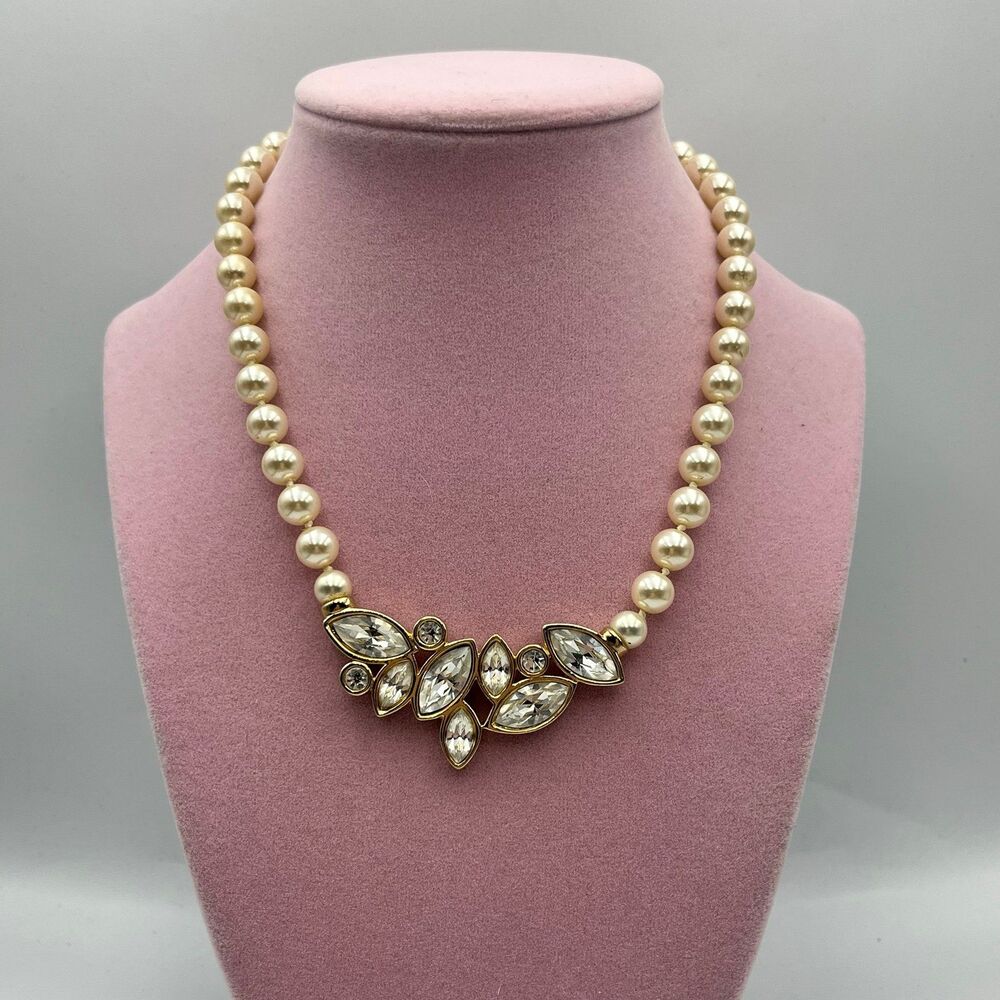 Beautiful Vtg S.A.L Swarovski Clear Crystal Faux Pearl Gold Tone  necklace